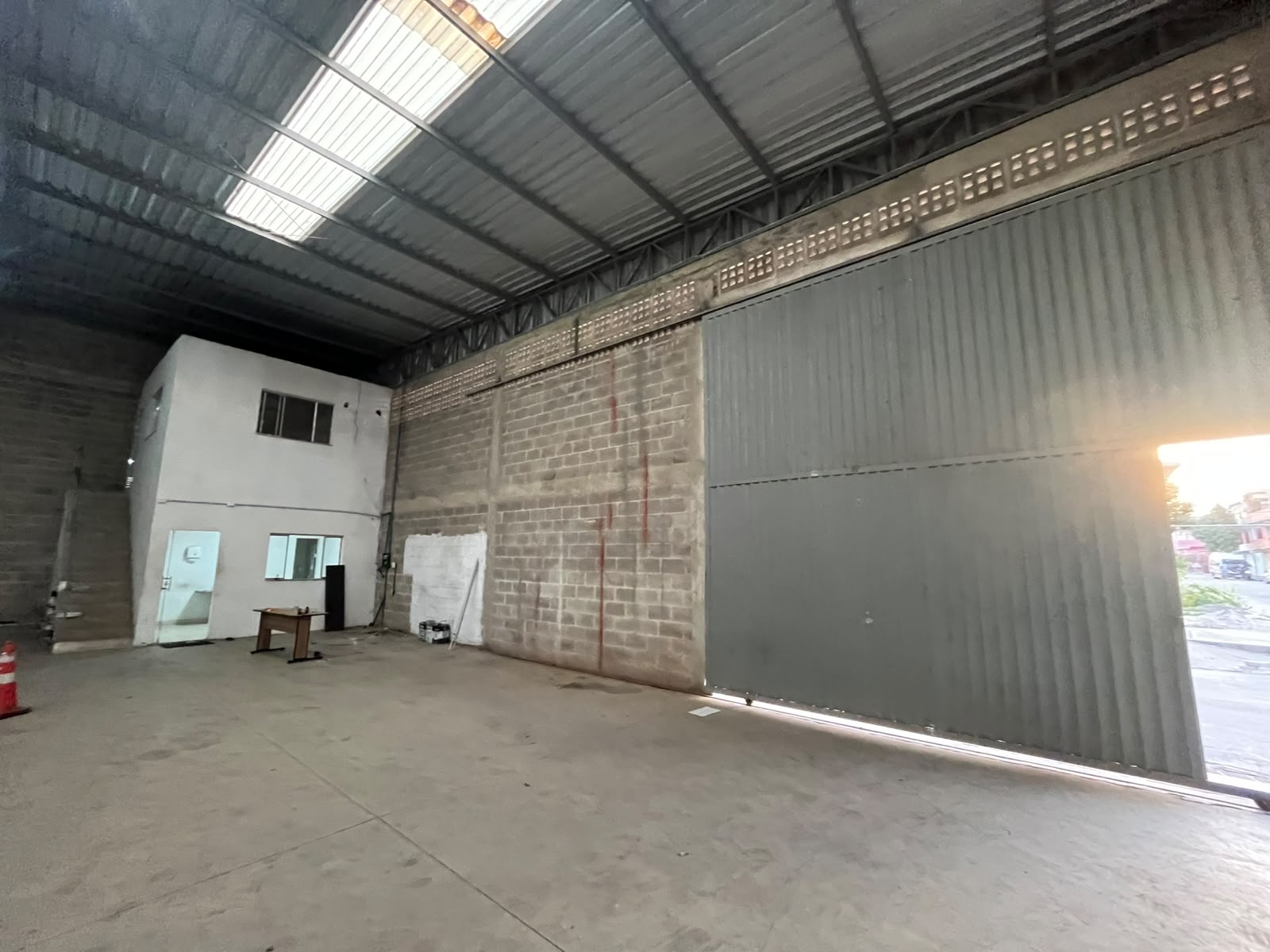 Galpão de 500 m² para locação em Vale Encatado