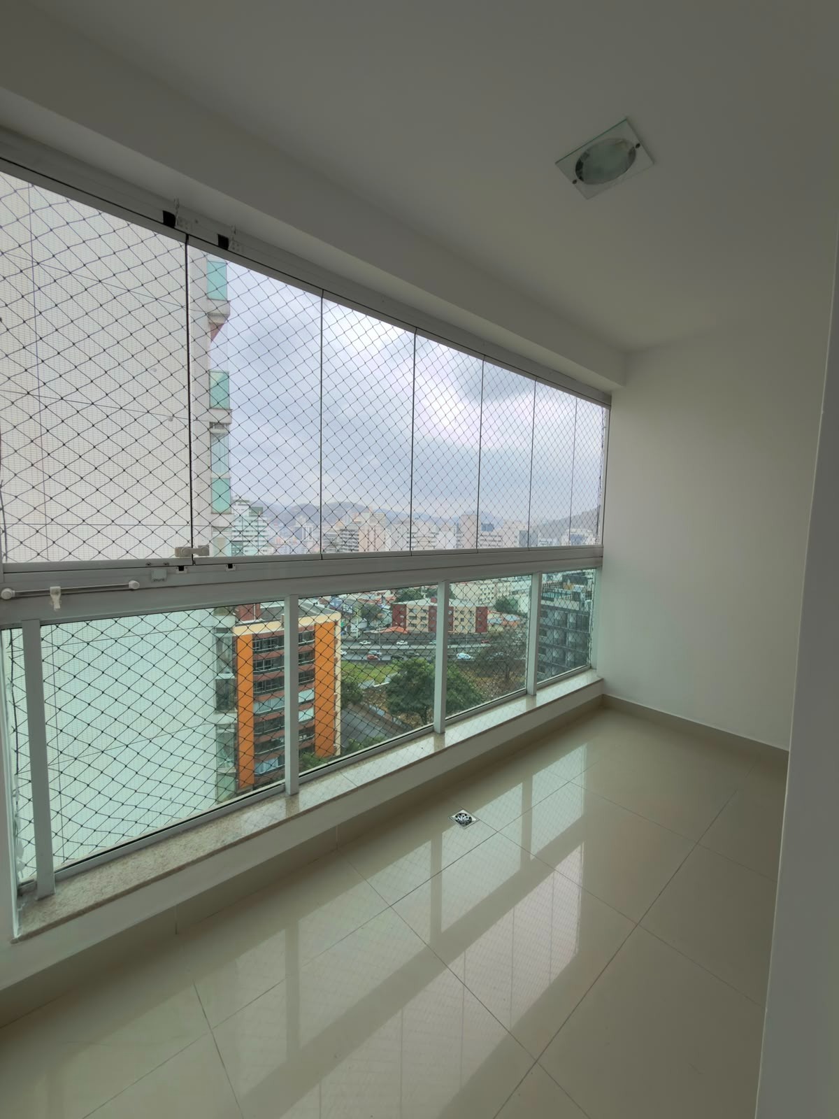 Apartamento (Montado e Decorado) 2 Quartos com 94,95m² na 2ª Quadra do mar - Praia da Costa
