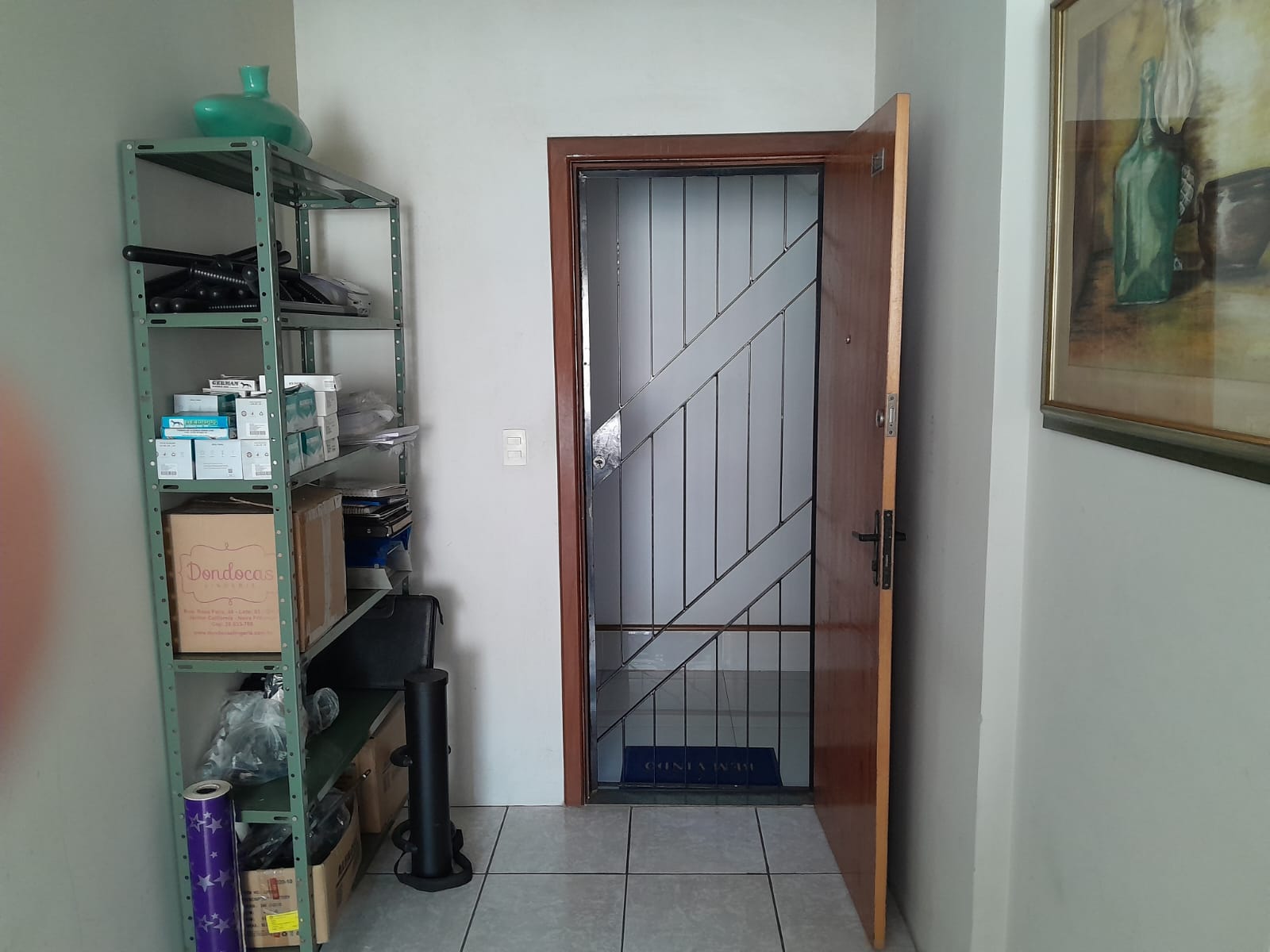 Sala comercial de 29 m² com vaga em Gurigica